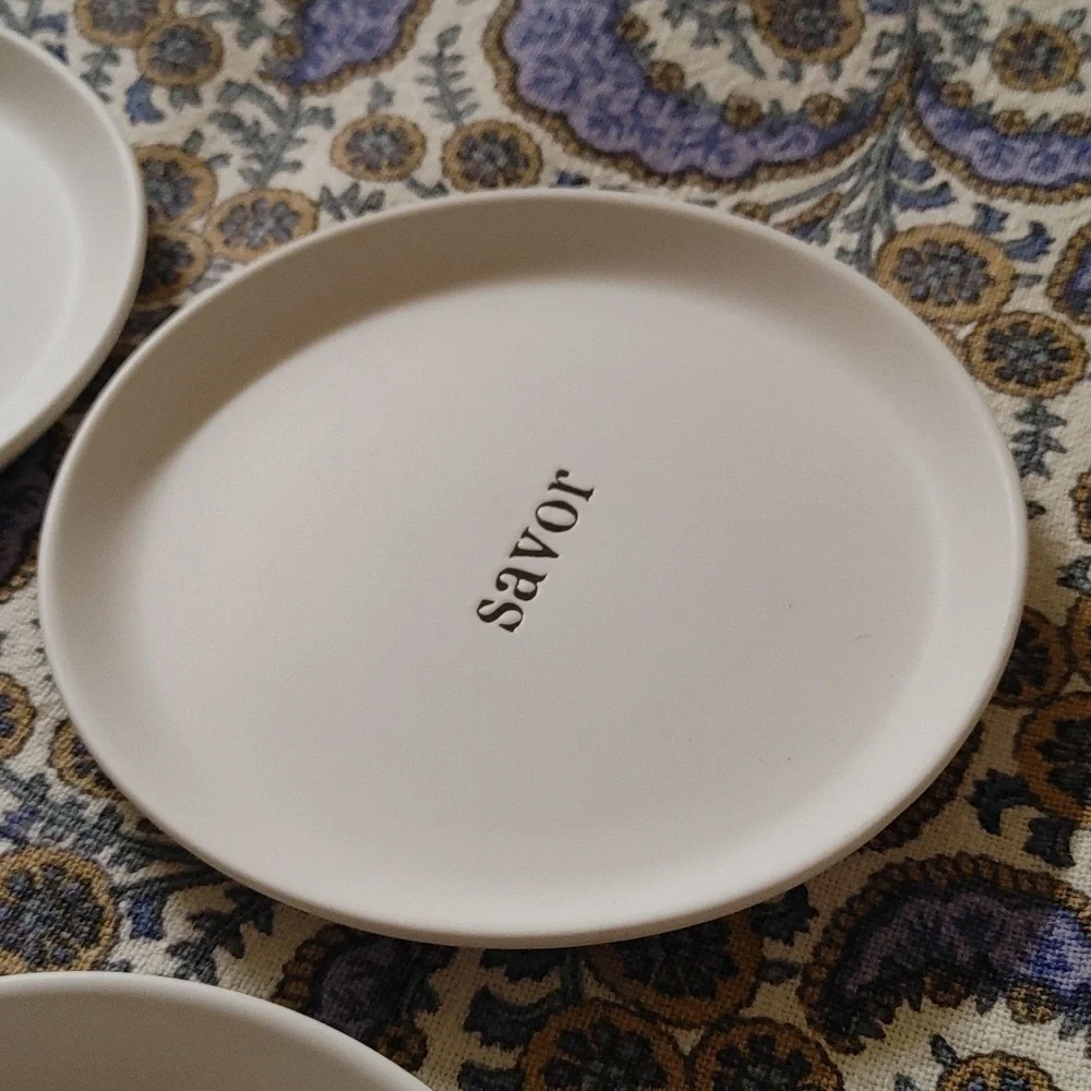 NIB Santa Barbara Design Studio 4 Luncheon Plates w Description